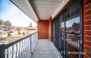 10-bedroom townhouse in North York for C$1,632,000