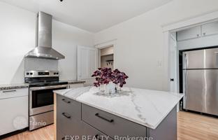 9-bedroom house in York for C$1,295,000
