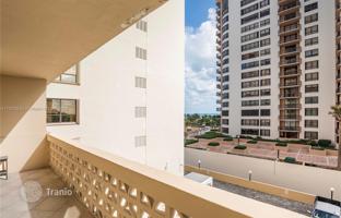 1-bedroom apartments in condo 95 m² in Bal Harbour for $425,000
