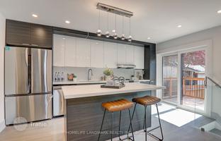 12-bedroom townhouse in Old Toronto for C$2,075,000