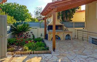 3-room townhouse 180 m² in Attica for 400,000 €