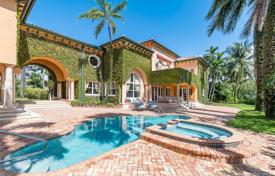 Comfortable villa with a garden, a backyard, a swimming pool, a relaxation area, a terrace and two garages, Coral Gables, USA for 4,172,000 €