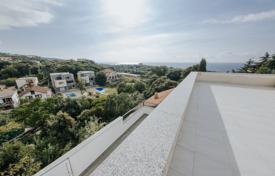 Villa with Sea View and Rooftop Pool, Bar — Utjeha for 350,000 €