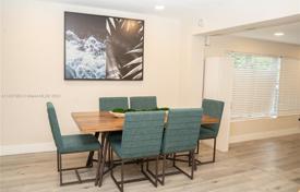 Townhome – Hollywood, Florida, USA for $679,000