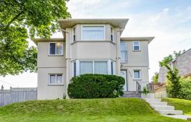 Townhome – Scarlett Road, Toronto, Ontario,  Canada for C$1,287,000