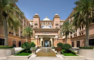Waterfront complex of furnished townhouses with a hotel and swimming pools, Doha, Qatar for From $846,000