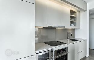 5-bedroom apartment in Peter Street for C$1,076,000
