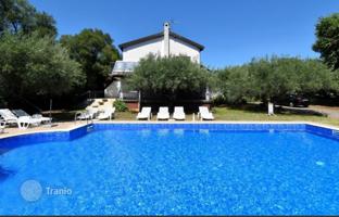 5-room house 330 m² in Porec for 750,000 €
