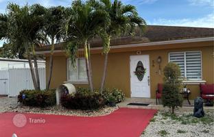 3-bedroom house 126 m² in Hialeah for $620,000