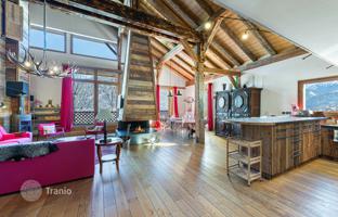 Renovated chalet with two apartments and a panoramic view near the ski slopes, Saint-Gervais-les-Bains, France for 2,975,000 €