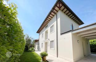 Villa in Forte dei Marmi for 3,300,000 €