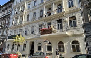 1-bedroom apartment 53 m² in District VI (Terézváros). Price on request