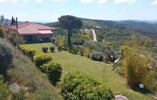 6-bedroom villa 335 m² in Passignano Sul Trasimeno for 1,280,000 €