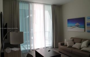 1-bedroom apartments in condo 68 m² in North Ocean Drive for $450,000