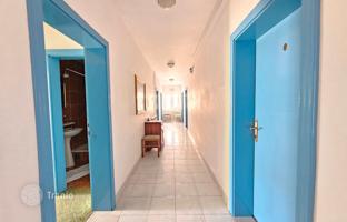 36-bedroom villa 1,500 m² in Budva city for 2,700,000 €