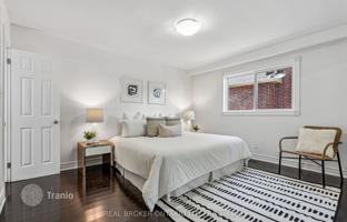 12-bedroom house in Scarborough for C$2,356,000