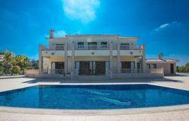 Seven bedroom villa in Protaras for 3,995,000 €