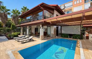 4-bedroom villa 300 m² in Alanya for 47,199,000 TRY