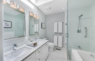 11-bedroom house in East York for C$2,324,000