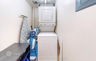 5-bedroom apartment in Bay Street for C$871,000
