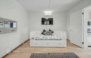 6-bedroom house in Etobicoke for C$1,600,000