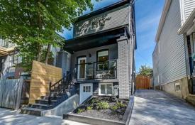 Townhome – Craven Road, Old Toronto, Toronto,  Ontario,   Canada for C$1,733,000