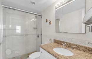 2-bedroom apartments in condo 119 m² in Key Largo for $1,175,000