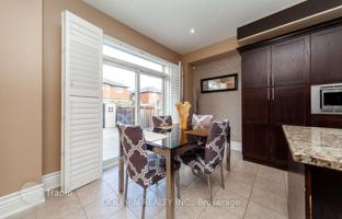 10-bedroom house in Etobicoke for C$2,014,000