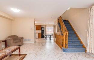 8-bedroom townhouse in Etobicoke for C$1,409,000