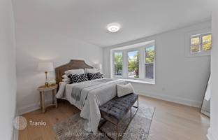9-bedroom townhouse in Carlaw Avenue for C$2,466,000