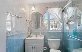 Townhome – Surfside, Florida, USA for $2,300,000
