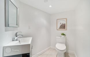 8-bedroom house in York for C$2,220,000