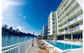 Condo – Bay Harbor Islands, Florida, USA for $465,000