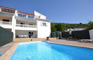 4-room villa 277 m² in Loule for 650,000 €