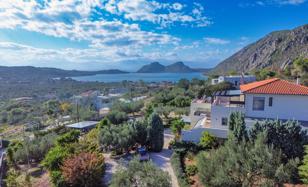 Three-storey villa overlooking the lake in Loutraki, Peloponnese, Greece for 1,580,000 €