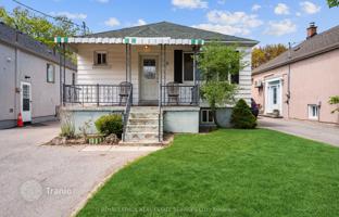 8-bedroom house in Etobicoke for C$1,310,000
