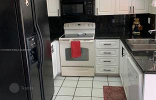 3-bedroom apartments in condo 144 m² in Miami for $449,000