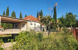 Cozy Small House for Sale in Herceg Novi (Mojdež) with a Large Plot for 170,000 €