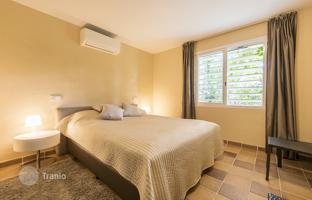 4-bedroom townhouse 369 m² in Kalonji for 3,400,000 €