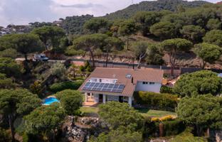 4-bedroom house 307 m² in Cabrils for 938,000 €