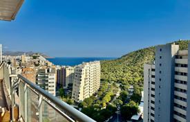 Two-bedroom penthouse with large terraces and sea views in Benidorm, Alicante, Spain for 259,000 €