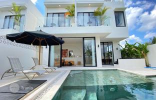 4-bedroom villa 230 m² in Cemagi for $240,000
