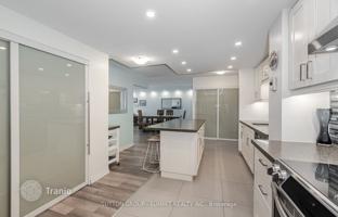 7-bedroom apartment in Etobicoke for C$998,000