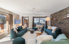New spacious apartment with parking spaces at 240 meters from the ski slopes, Meribel, France for 2,500,000 €