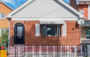 8-bedroom house in York for C$1,254,000