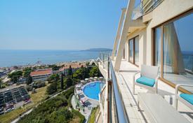 Spacious 2-bedroom apartment with sea view in residential complex with pool in Becici for 365,000 €