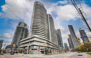 4-bedroom apartment in Lake Shore Boulevard West for C$1,022,000