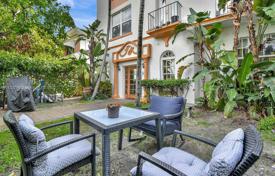 Condo – Miami Beach, Florida, USA for $349,000