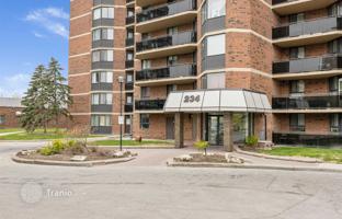 5-bedroom apartment in Etobicoke for C$665,000