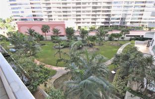 2-bedroom apartments in condo 97 m² in Miami Beach for $650,000